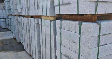 临汾芝麻白路牙石，路侧石