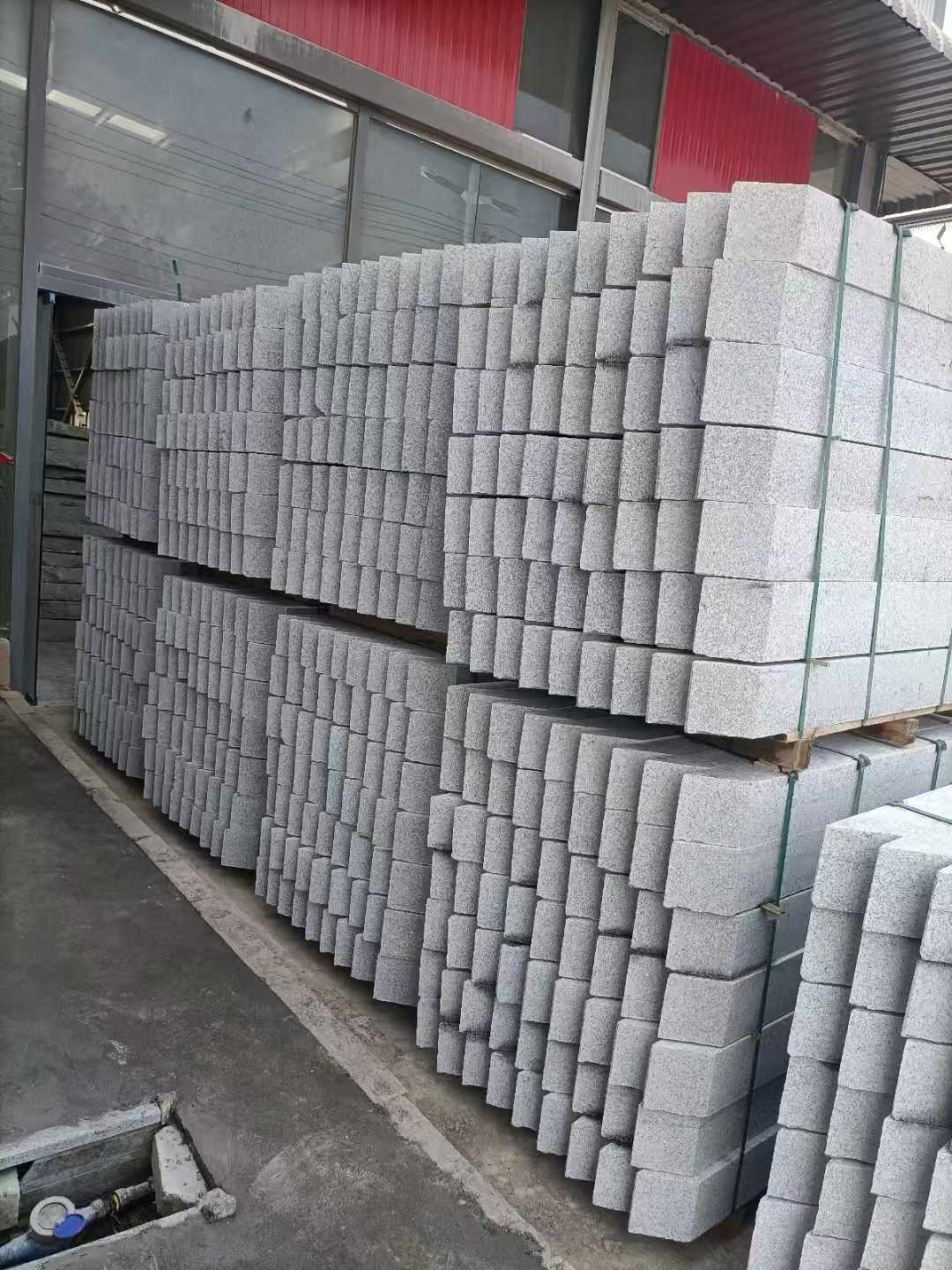 临汾芝麻白树围石 树池