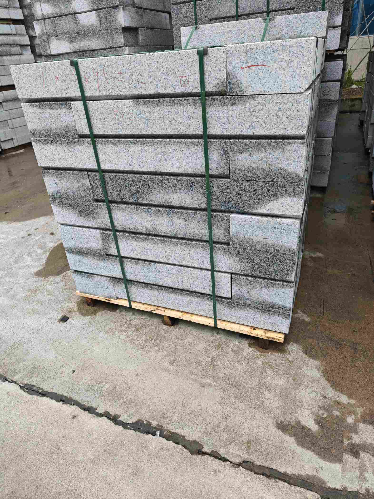 临汾芙蓉白路牙石，马路牙子