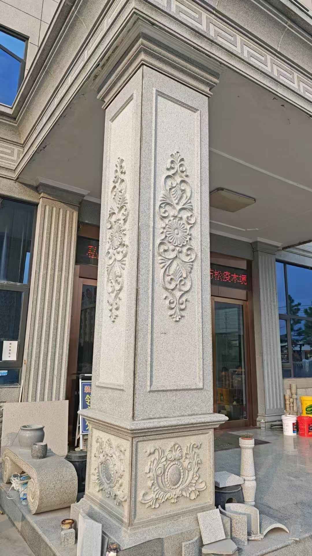 临汾芝麻白别墅雕刻柱子  黄金麻